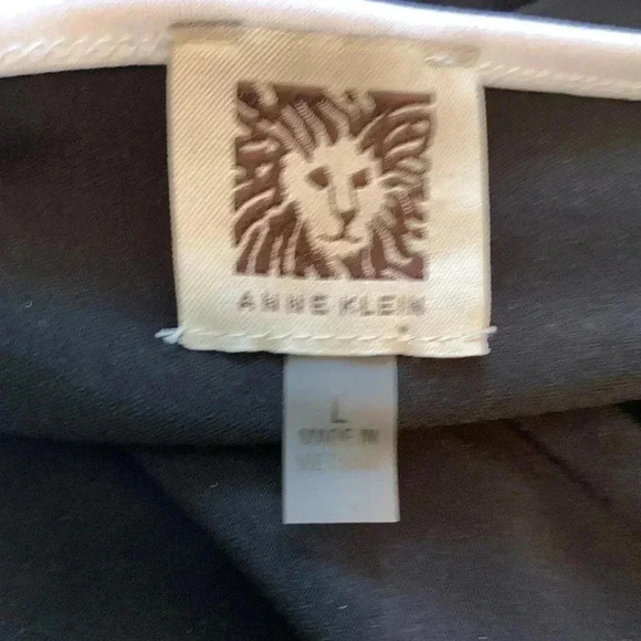 Anne Klein light weight black  tunic with white trim - Picture 4 of 5